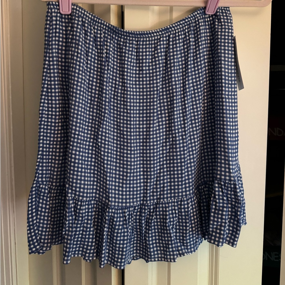 Ruffle hem skirt